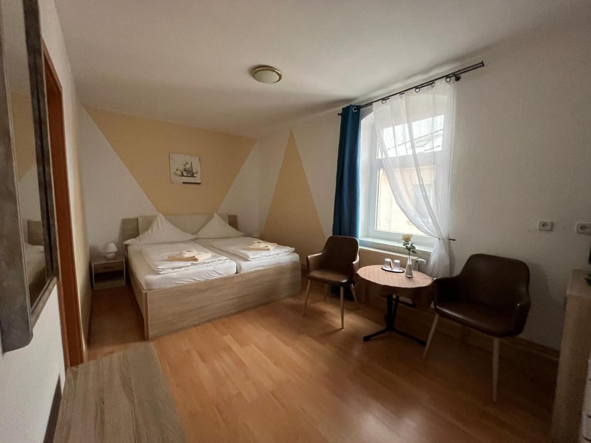 Pension Am Renner Dresden Exteriör bild