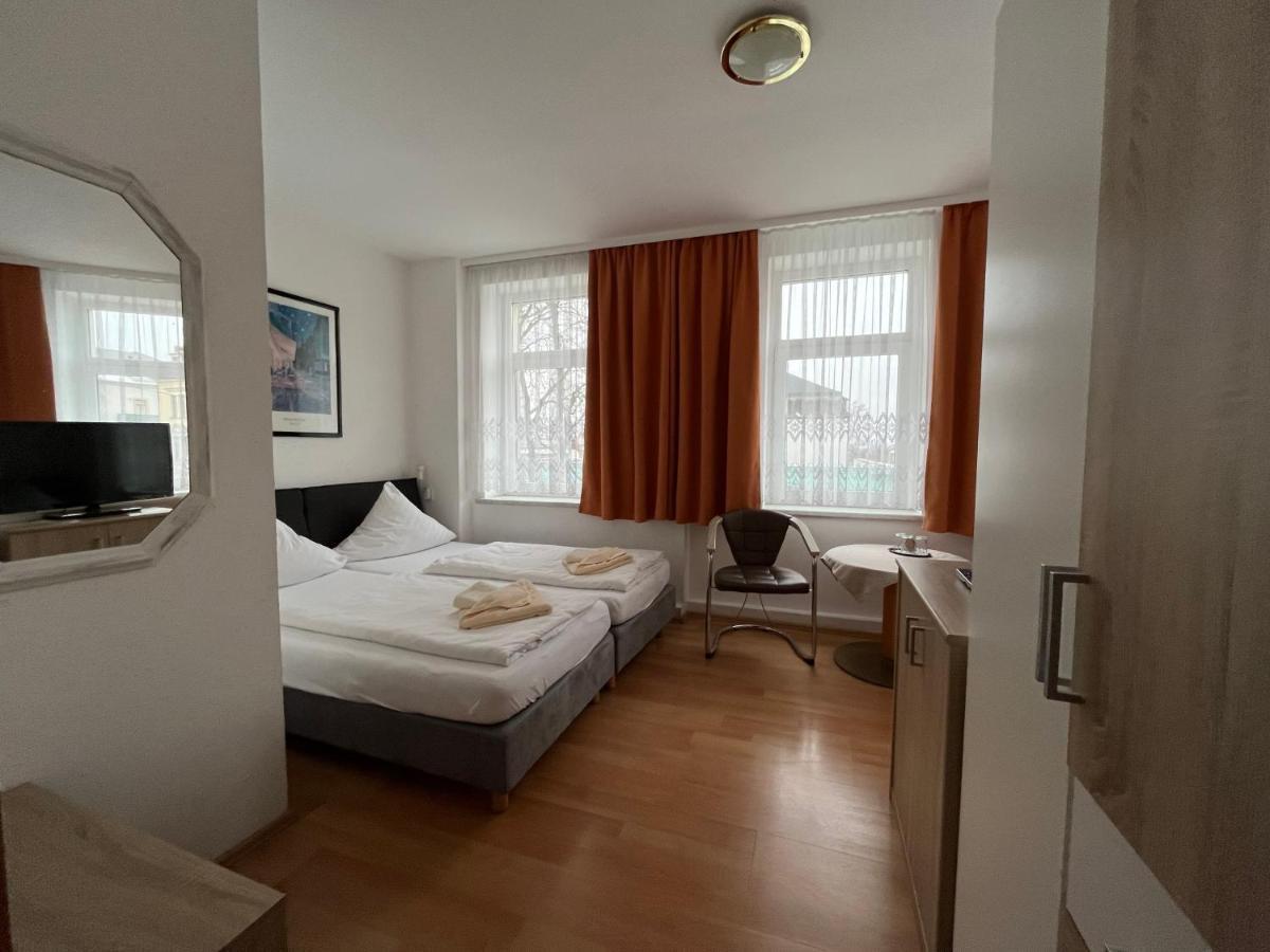 Pension Am Renner Dresden Exteriör bild