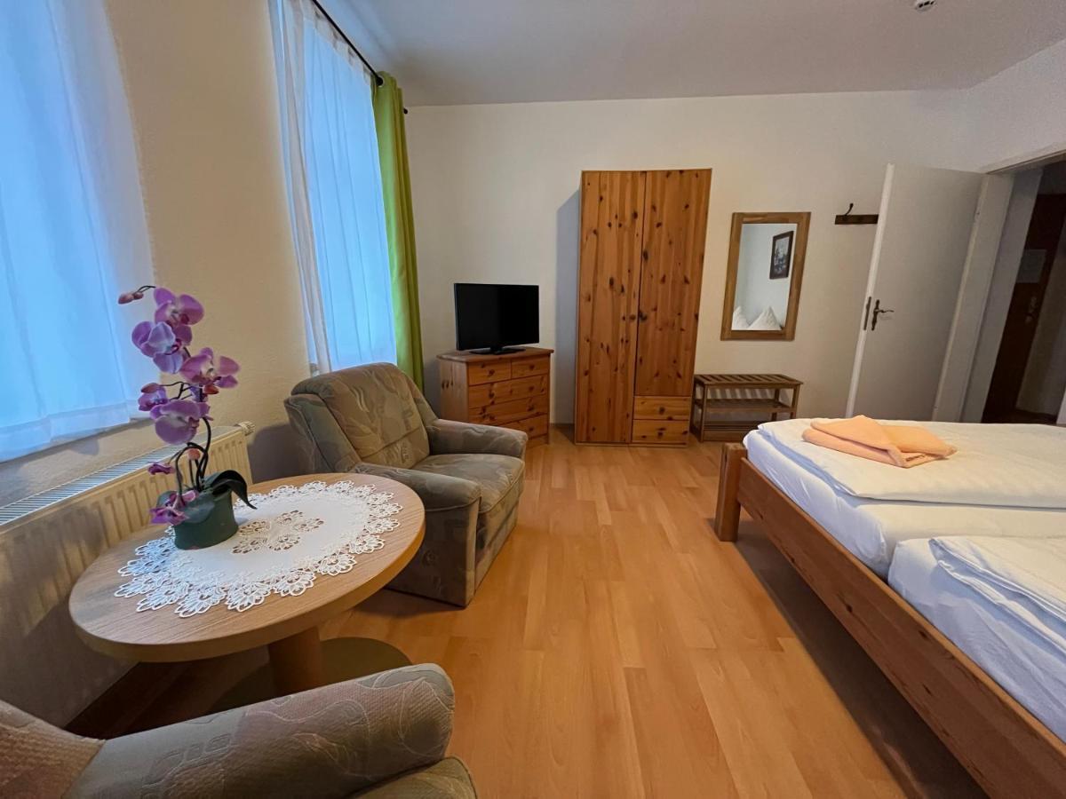 Pension Am Renner Dresden Exteriör bild