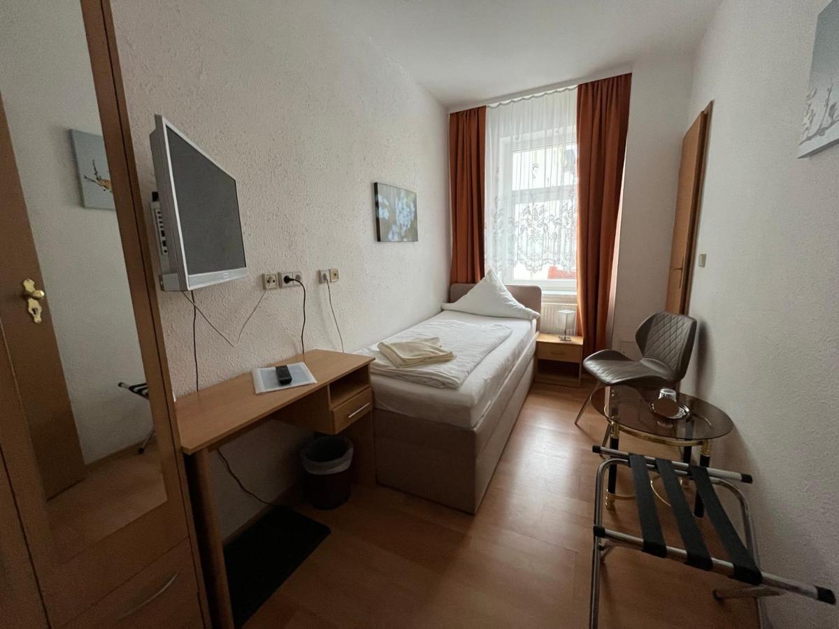 Pension Am Renner Dresden Exteriör bild