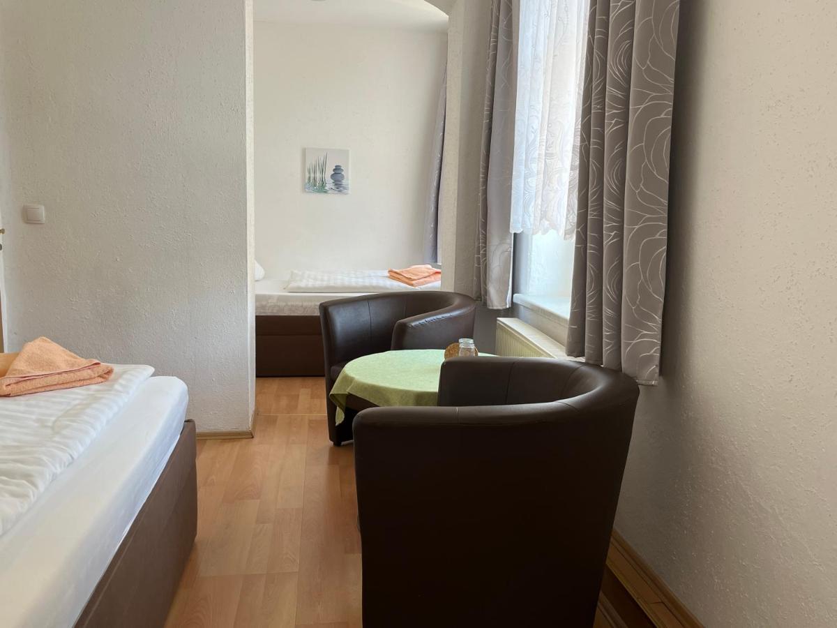 Pension Am Renner Dresden Exteriör bild