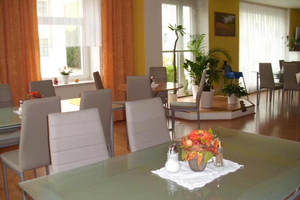 Pension Am Renner Dresden Exteriör bild