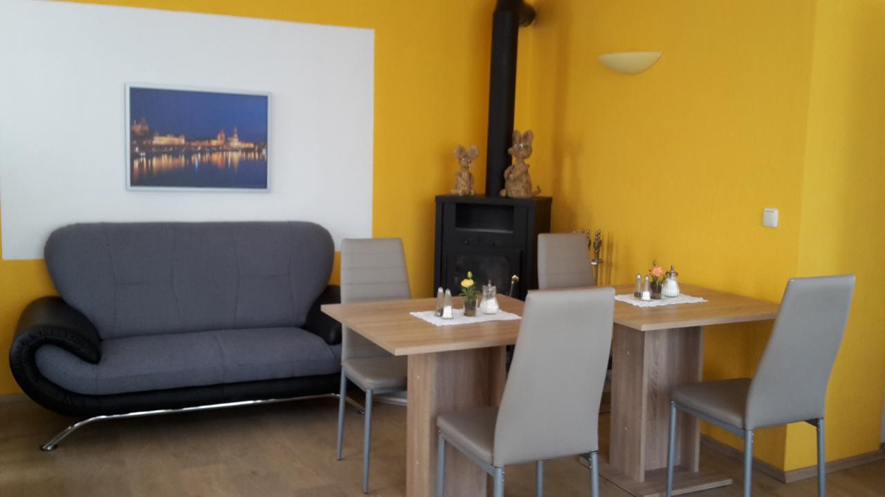 Pension Am Renner Dresden Exteriör bild