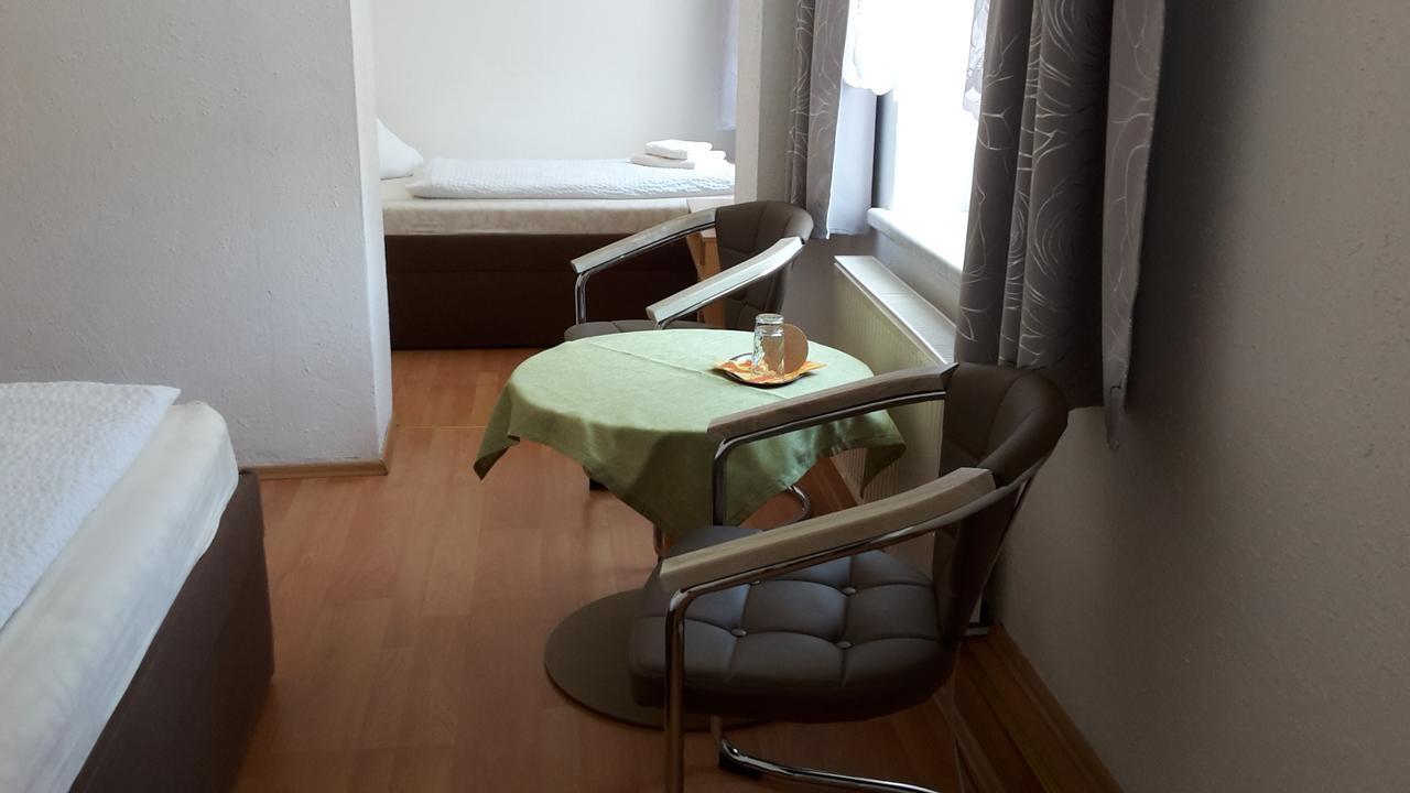 Pension Am Renner Dresden Exteriör bild
